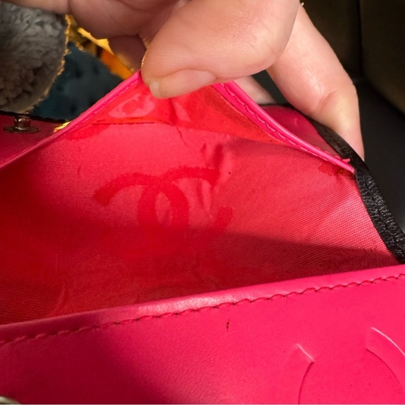 CHANEL Combon CC Logo Lambskin Black Quilted 6 Ring
Key Case Wallet - Picture 7 of 8